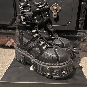 Anthony Wang x LASR platform boots Exclusive Mangosteen Gone Rogue boots size 10